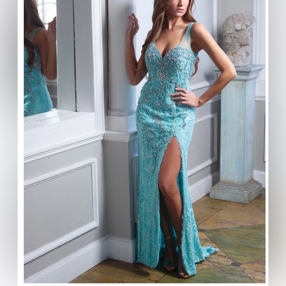 Terani Couture E1740